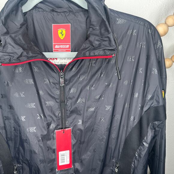 NEW Ferrari Scuderia Women's Arrow Black Packable Jacket - Picture 2 of 6